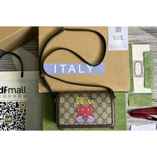 Gucci cherry print mini bag in Beige and ebony Supreme canvas Gucci cherry print mini bag in Beige and ebony Supreme canvas