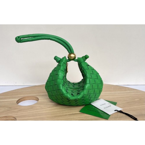 Bottega Veneta Turn Small intrecciato leather pouch in Green Leather Bottega Veneta Turn Small intrecciato leather pouch in Green Leather