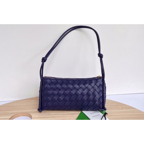 Bottega Veneta Pouch With Strap in Purple intrecciato leather Bottega Veneta Pouch With Strap in Purple intrecciato leather