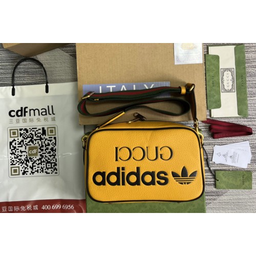 adidas x Gucci small shoulder bag in Yellow leather adidas x Gucci small shoulder bag in Yellow leather