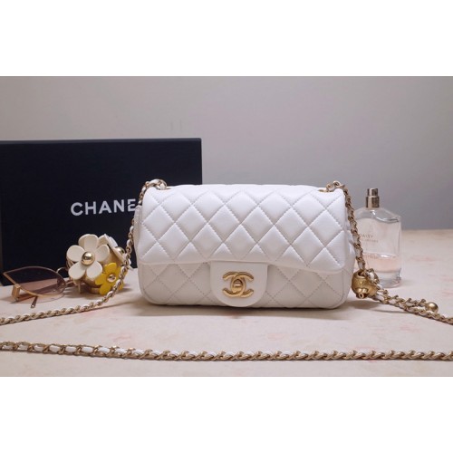 Chanel AS1787 Flap Bag in White Lambskin & Gold-Tone Meta