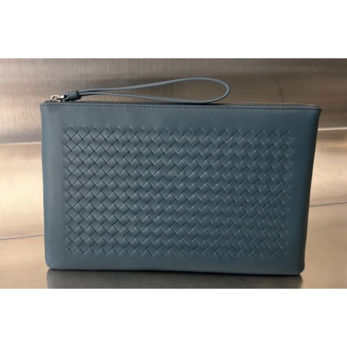 Bottega Veneta Pouch Bag in Navy Blue Leather Bottega Veneta Pouch Bag in Navy Blue Leather