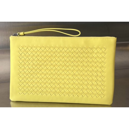 Bottega Veneta Pouch Bag in Yellow Leather Bottega Veneta Pouch Bag in Yellow Leather