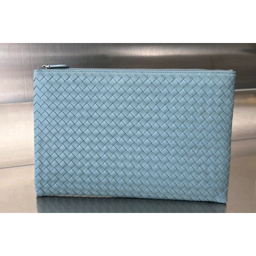 Bottega Veneta Pouch Bag in Gray Leather Bottega Veneta Pouch Bag in Gray Leather