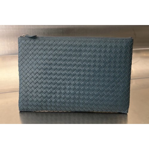 Bottega Veneta Pouch Bag in Dark Blue Leather Bottega Veneta Pouch Bag in Dark Blue Leather