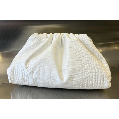 Bottega Veneta Pouch clutch in White Leather