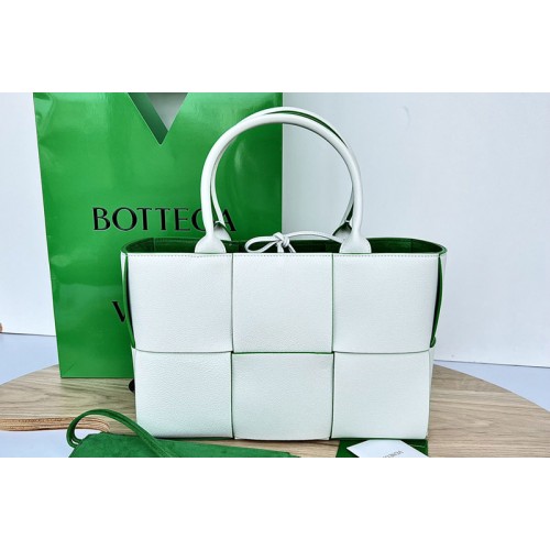 Bottega Veneta Arco Mini tote bag in White Intrecciato Nappa leather Bottega Veneta Arco Mini tote bag in White Intrecciato Nappa leather