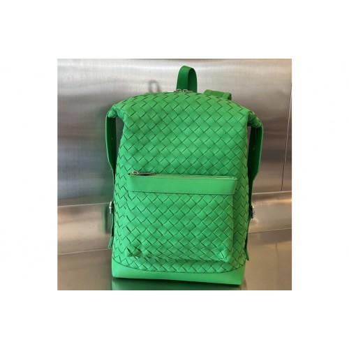 Bottega Veneta Small Intrecciato Backpack in Green leather Bottega Veneta Small Intrecciato Backpack in Green leather
