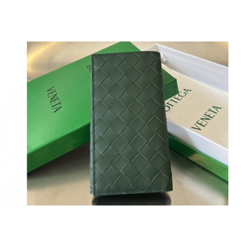 Bottega Veneta Long Intrecciato Wallet in Dark Green Leather Bottega Veneta Long Intrecciato Wallet in Dark Green Leather