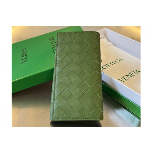 Bottega Veneta Long Intrecciato Wallet in Avocado Leather Bottega Veneta Long Intrecciato Wallet in Avocado Leather