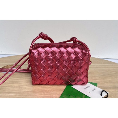 Bottega Veneta Mini Loop intrecciato leather crossbody bag in Red Leather Bottega Veneta Mini Loop intrecciato leather crossbody bag in Red Leather