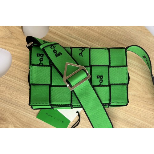 Bottega Veneta Small intreccio reverse logo webbings cross-body bag in Green Polyester
