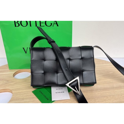 Bottega Veneta Medium cross-body bag in Black intreccio leather Bottega Veneta Medium cross-body bag in Black intreccio leather
