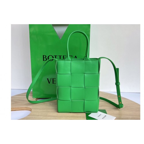 Bottega Veneta Mini Cassette Tote Bag in Green intreccio leather Bottega Veneta Mini Cassette Tote Bag in Green intreccio leather