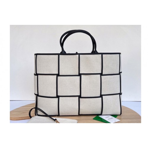 Bottega Veneta Large Arco Tote Bag in intreccio canvas Bottega Veneta Large Arco Tote Bag in intreccio canvas