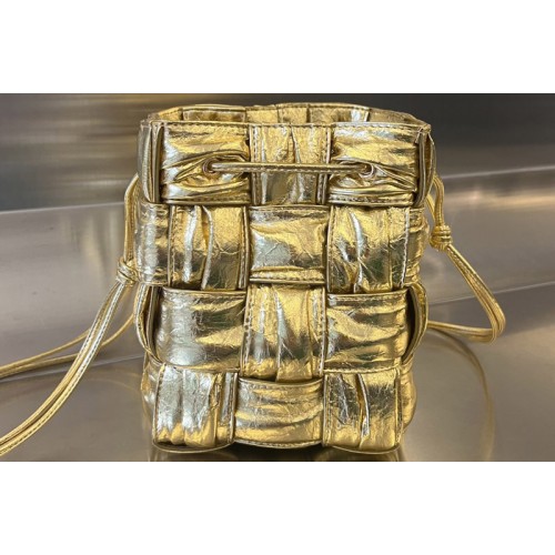 Bottega Veneta Small Cassette Bucket Bag in Gold Leather Bottega Veneta Small Cassette Bucket Bag in Gold Leather