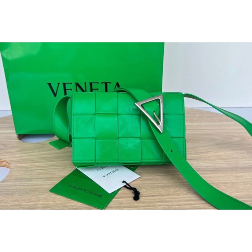 Bottega Veneta Small Cassette crossbody bag in Green intreccio leather