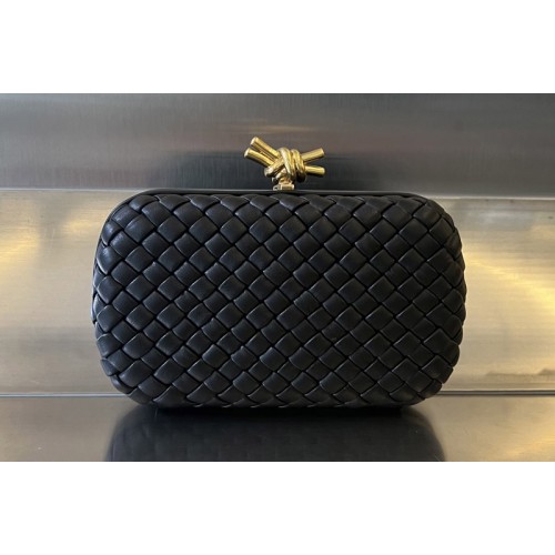 Bottega Veneta Knot Clutch Bag in Black Leather
