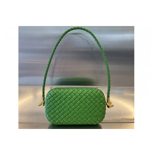 Bottega Veneta Knot On Strap Bag in Green Leather Bottega Veneta Knot On Strap Bag in Green Leather