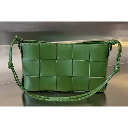Bottega Veneta Cassette Pouch On Strap Bag In Green Leather