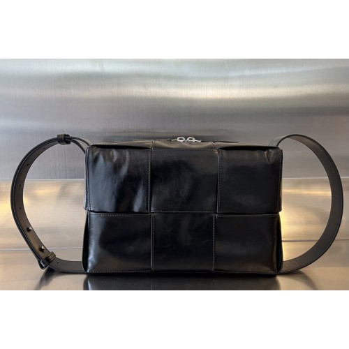 Bottega Veneta Arco Camera Bag in Black Intreccio slouchy leather Bottega Veneta Arco Camera Bag in Black Intreccio slouchy leather