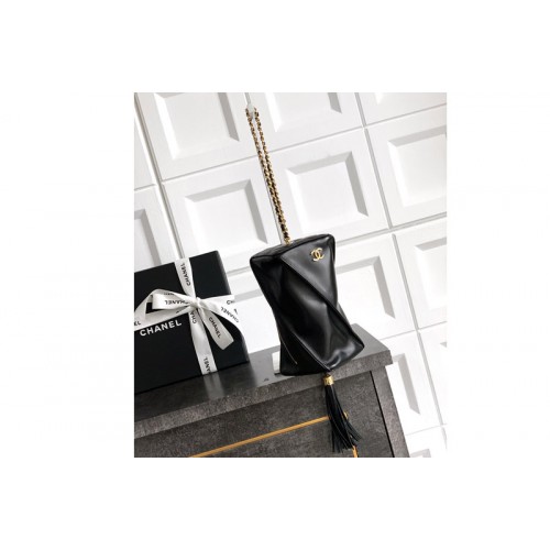 Chanel AP4686 Clutch With Chain in Black