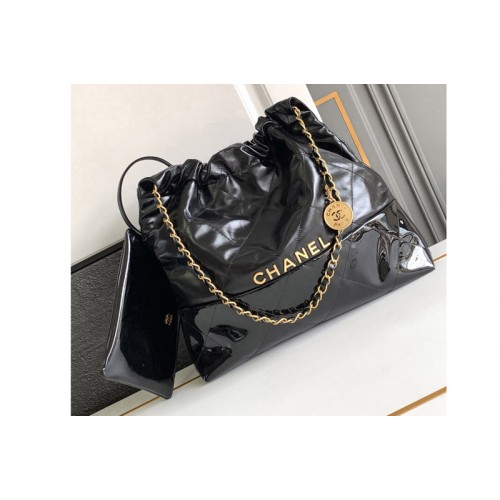 Chanel 22 Handbag in Black Leather