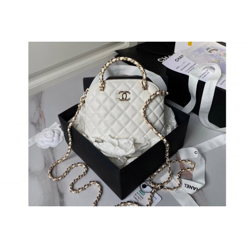 Chanel AP3354 Clutch With Chain in White Leather