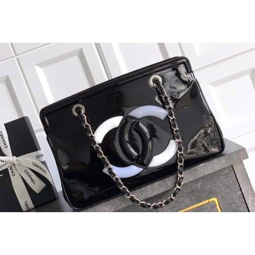Chanel Tote bag in Black Leather