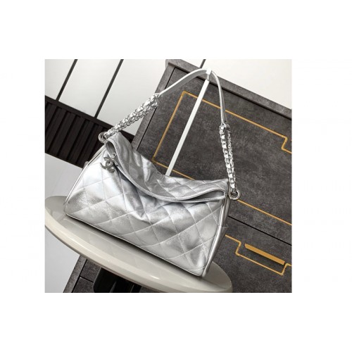 Chanel Vintage Small Hobo Bag in Silver Leather Chanel Vintage Small Hobo Bag in Silver Leather
