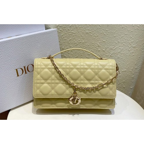 Dior M0997 Christian Dior Miss Dior Top Handle bag in Pastel Yellow Cannage Lambskin Dior M0997 Christian Dior Miss Dior Top Handle bag in Pastel Yellow Cannage Lambskin