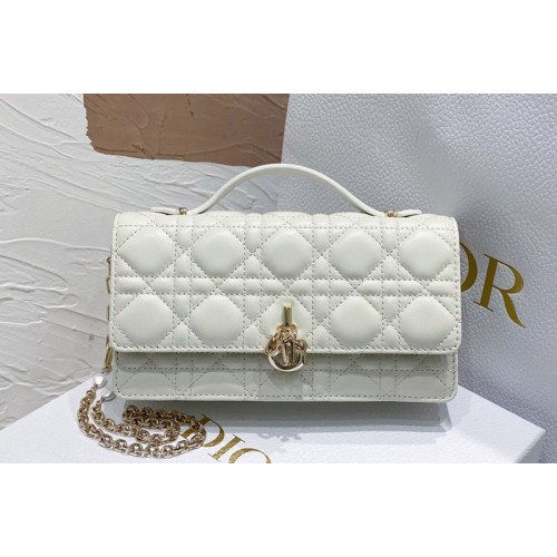 Dior S0980 Christian Dior Miss Dior mini bag in White Cannage Lambskin Dior S0980 Christian Dior Miss Dior mini bag in White Cannage Lambskin