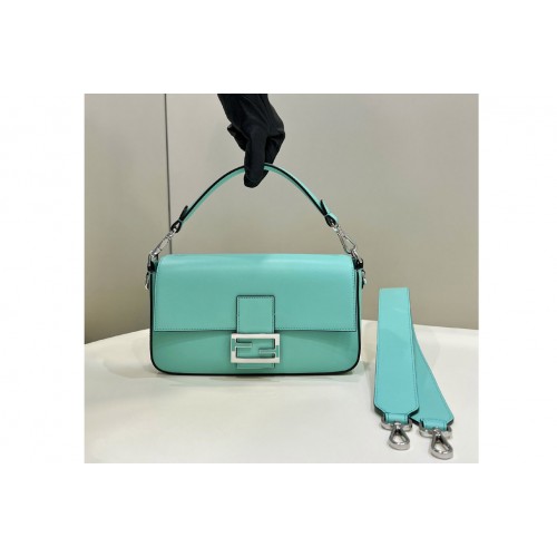 Fendi 8BR600 medium Baguette bag in Tiffany Blue Leather Fendi 8BR600 medium Baguette bag in Tiffany Blue Leather