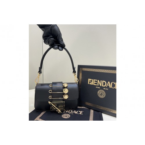 Fendi x Versace 8BS066 Mini Brooch Baguette bag in Black Leather Fendi x Versace 8BS066 Mini Brooch Baguette bag in Black Leather