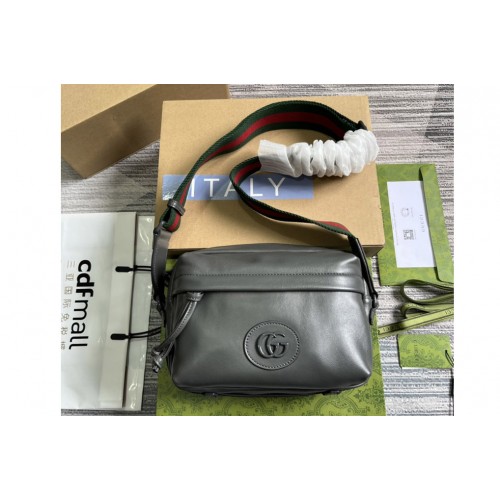 Gucci Shoulder Bag With Tonal Double G in Grey leather