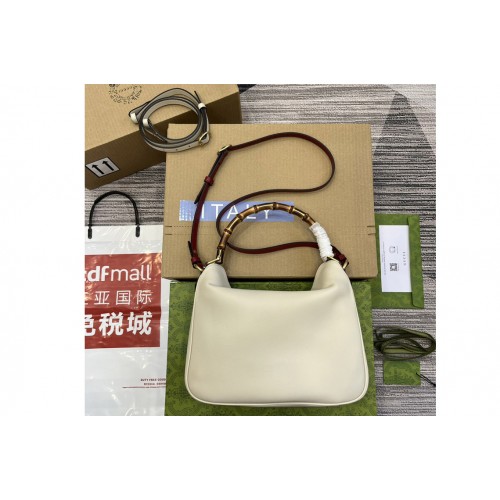 Gucci Diana Medium Shoulder Bag In White Leather Gucci Diana Medium Shoulder Bag In White Leather