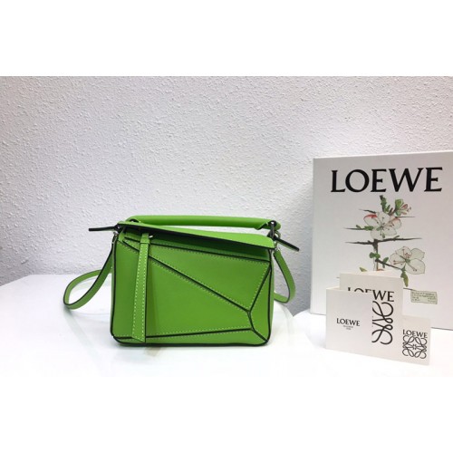 Loewe Mini Puzzle bag in Green classic calfskin