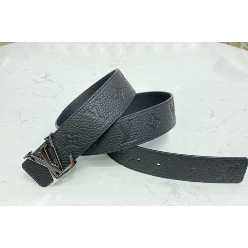 Louis Vuitton M0424V Initiales 40mm reversible belt in Black Taurillon leather With Silver Buckle Louis Vuitton M0424V Initiales 40mm reversible belt in Black Taurillon leather With Silver Buckle