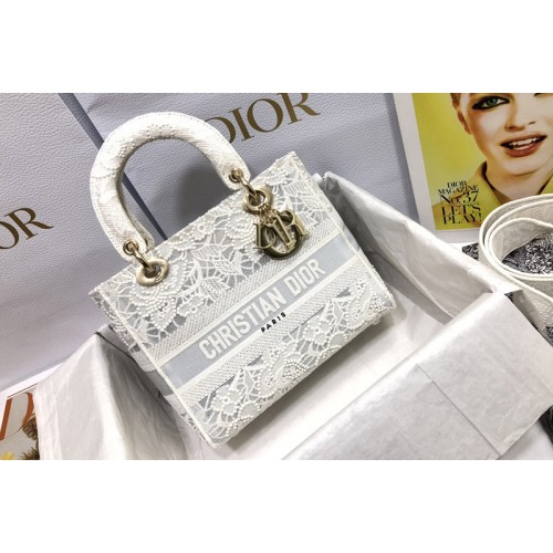 Dior M0565 Medium Lady D-Lite bag in White Embroidery