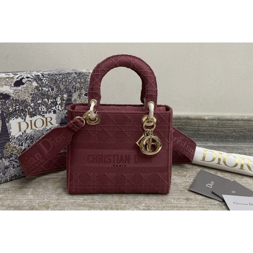 Christian Dior M0565 Dior Medium Lady d-lite bag in Burgundy Cannage Embroidery Christian Dior M0565 Dior Medium Lady d-lite bag in Burgundy Cannage Embroidery