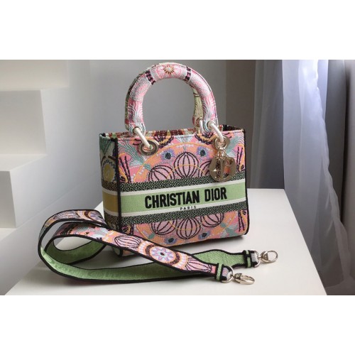 Christian Dior M0565 Dior Medium Lady d-lite bag in Multicolor Dior in Lights Embroidery Christian Dior M0565 Dior Medium Lady d-lite bag in Multicolor Dior in Lights Embroidery