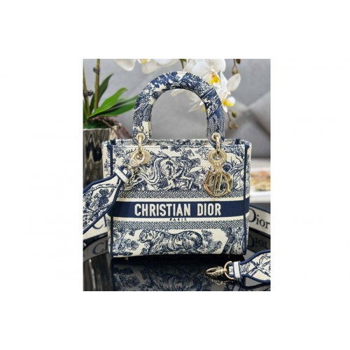 Dior M0565 Christian Dior Medium Lady D-Lite bag in Blue Toile de Jouy Embroidery Dior M0565 Christian Dior Medium Lady D-Lite bag in Blue Toile de Jouy Embroidery