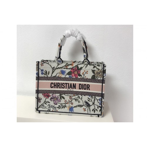 Dior M1286 Medium Dior Book Tote Bag in Embroidery