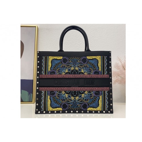 Christian Dior M1286 Dior book tote Bag in Black Calf Leather With Embroidery Christian Dior M1286 Dior book tote Bag in Black Calf Leather With Embroidery