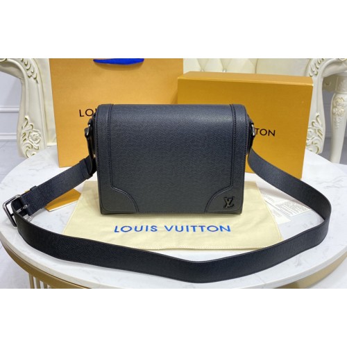 Louis Vuitton M30807 new Flap Messenger Bag in Black Taiga cowhide leather