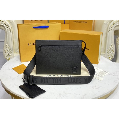 Louis Vuitton M59329 New Messenger Voyage Bag in Black Aerogram cowhide leather