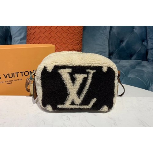 Louis Vuitton M68599 Camera Pouch Monogram Canvas Louis Vuitton M68599 Camera Pouch Monogram Canvas