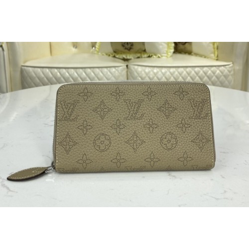 Louis Vuitton M69215 Zippy wallet in Gray Mahina calf leather