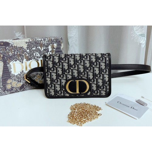 Christian Dior S2086 Dior 30 Montaigne 2-in-1 pouch in Blue Dior Oblique Jacquard Christian Dior S2086 Dior 30 Montaigne 2-in-1 pouch in Blue Dior Oblique Jacquard