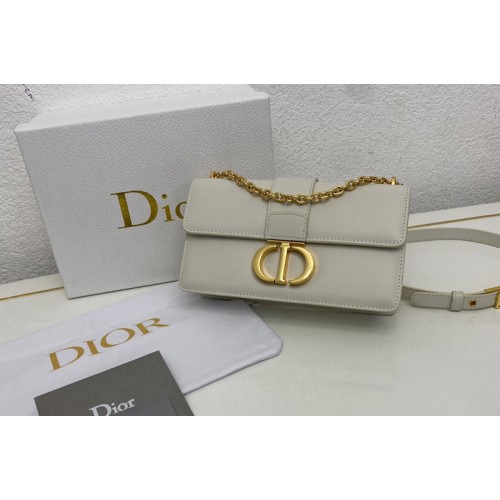 Dior M9334 30 Montaigne East-West bag with chain in White Calfskin